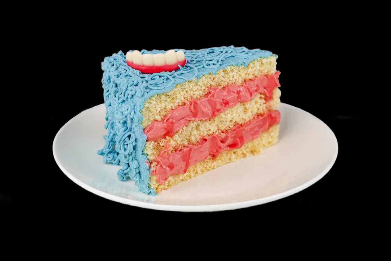 Fini Dentaduras Cake