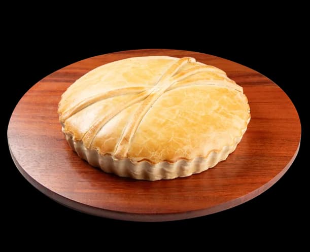 Dried Beef and Requeijão Pie