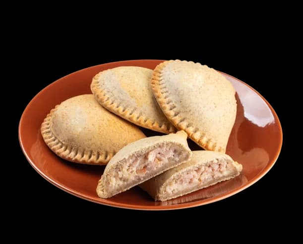 Whole-Wheat Turkey Breast and Minas Cheese Pastel
