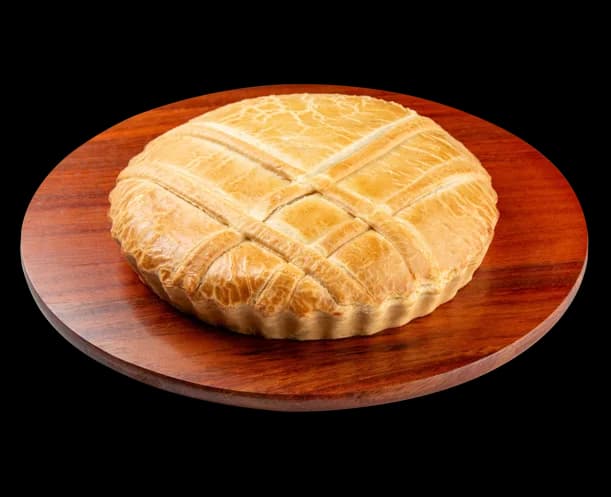 Calabresa Sausage and Requeijão Pie