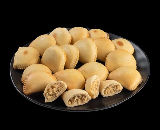 Mini Chicken and Requeijão Pastel